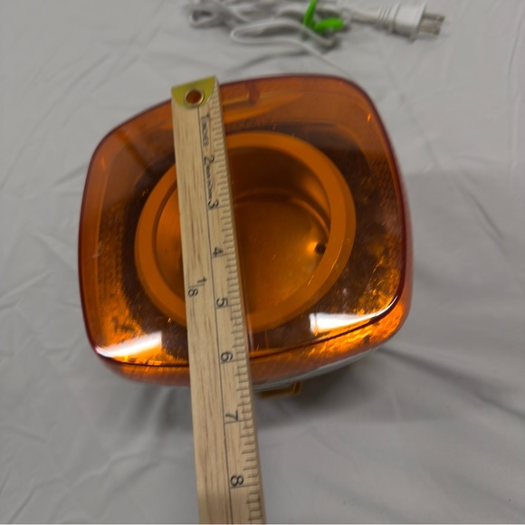 GiGi Honee Warmer Durable Professional Wax Warmer - Picture 9 of 10